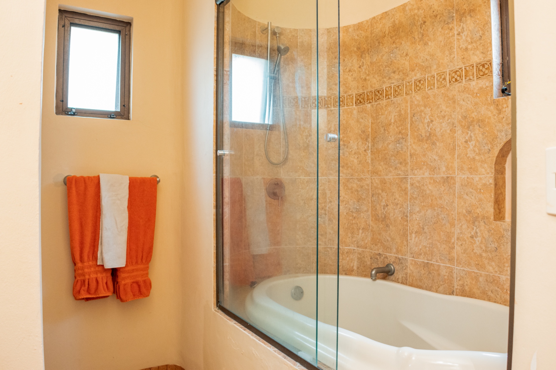Playa Grande E-33 – Oceanview Penthouse, Turnkey Ready