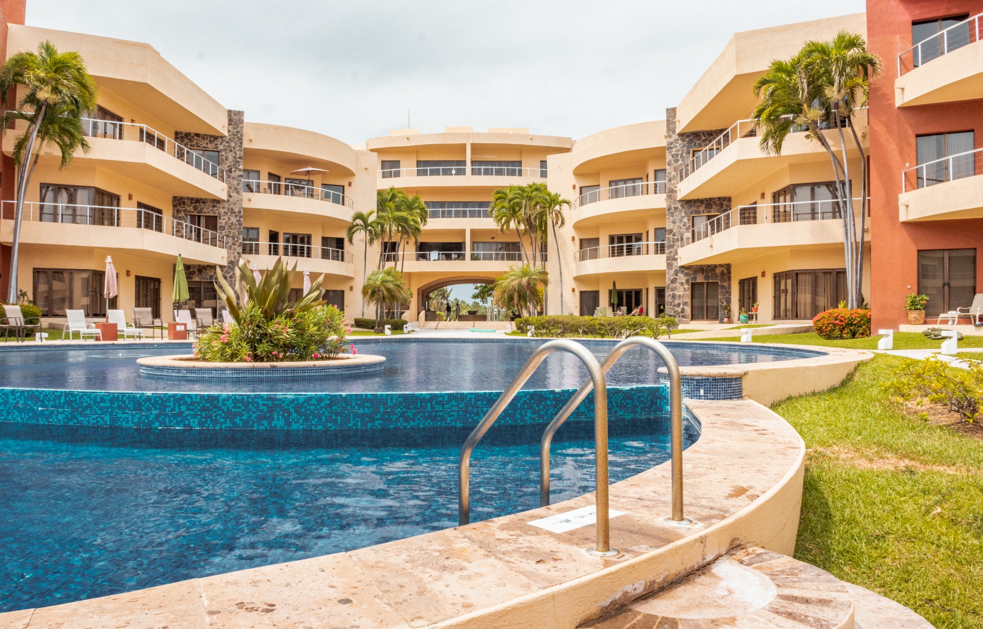 Playa Grande E-33 – Oceanview Penthouse, Turnkey Ready